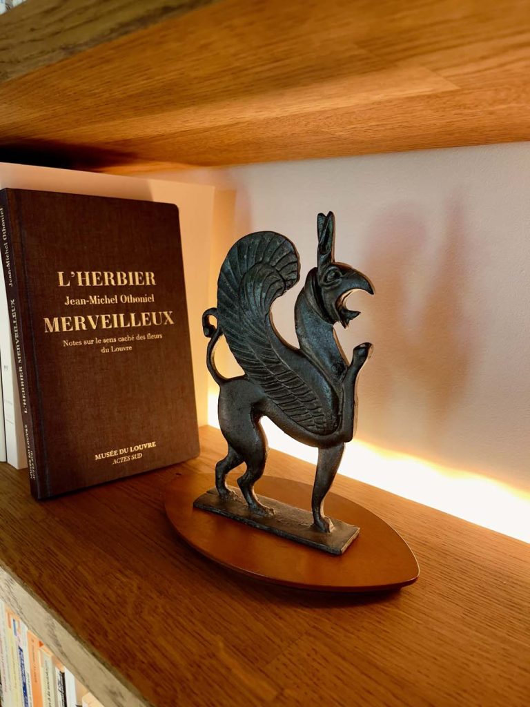 Griffon en bronze